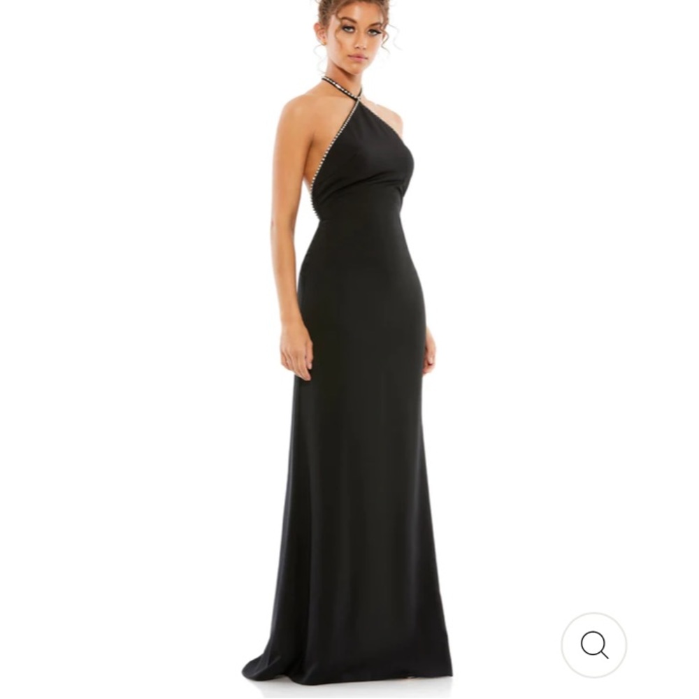 Mac Duggal BRAND NEW WITH TAGS. Size 4.